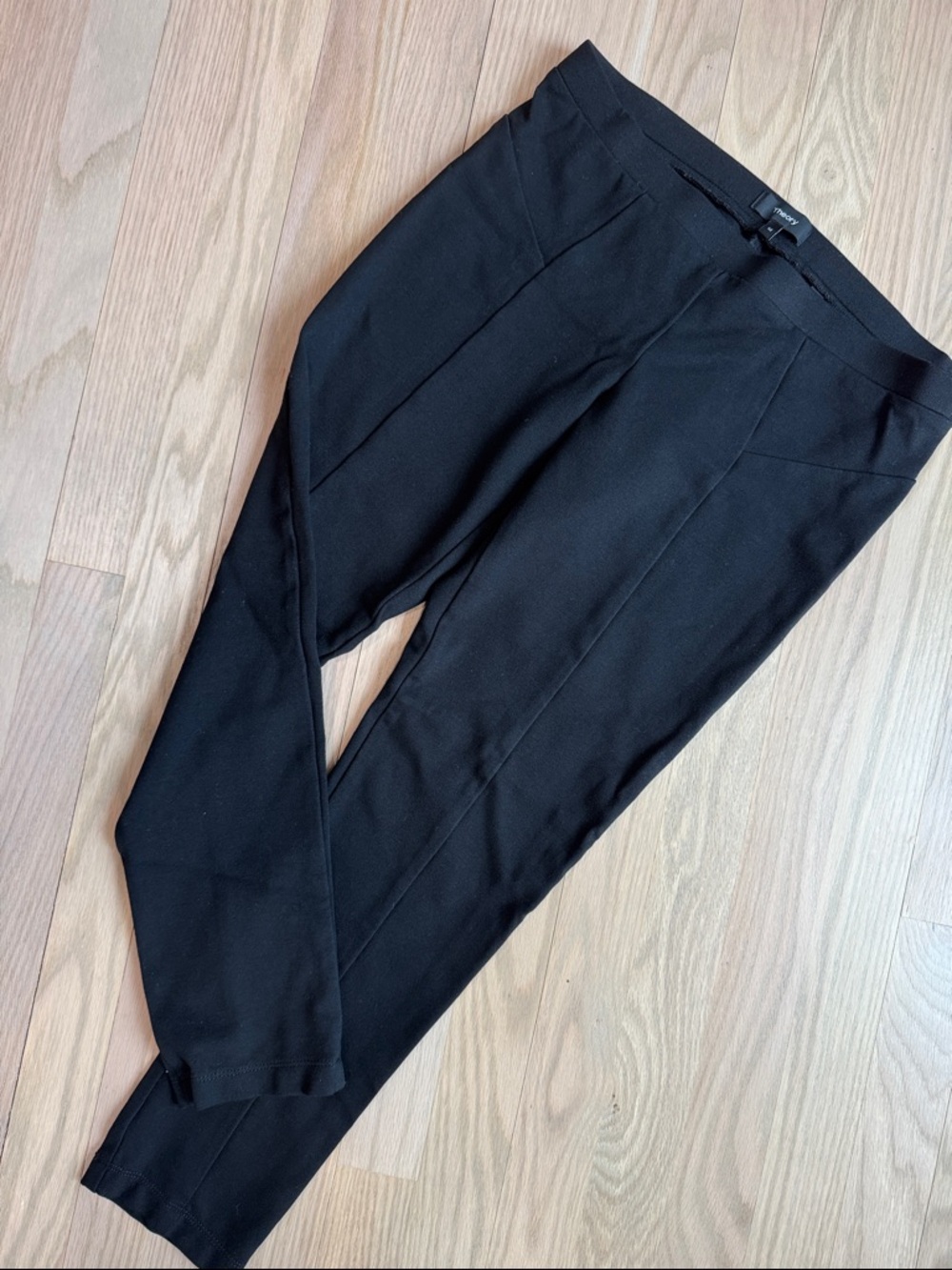 Theory - Women’s Black Stretch Pants - Cropped - Size M - Front Seams